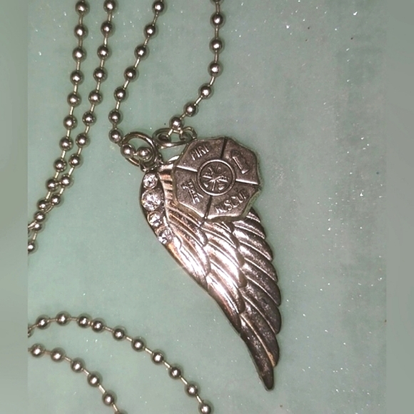 Angel Wing Maltese Cross Fire Rescue Pendant - Picture 7 of 15